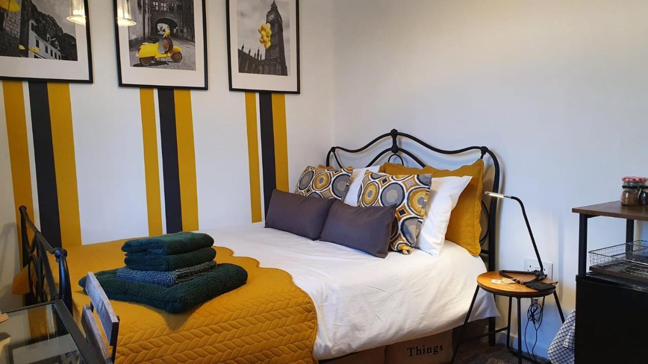 Gardens - Private Double Richmond London - Kew