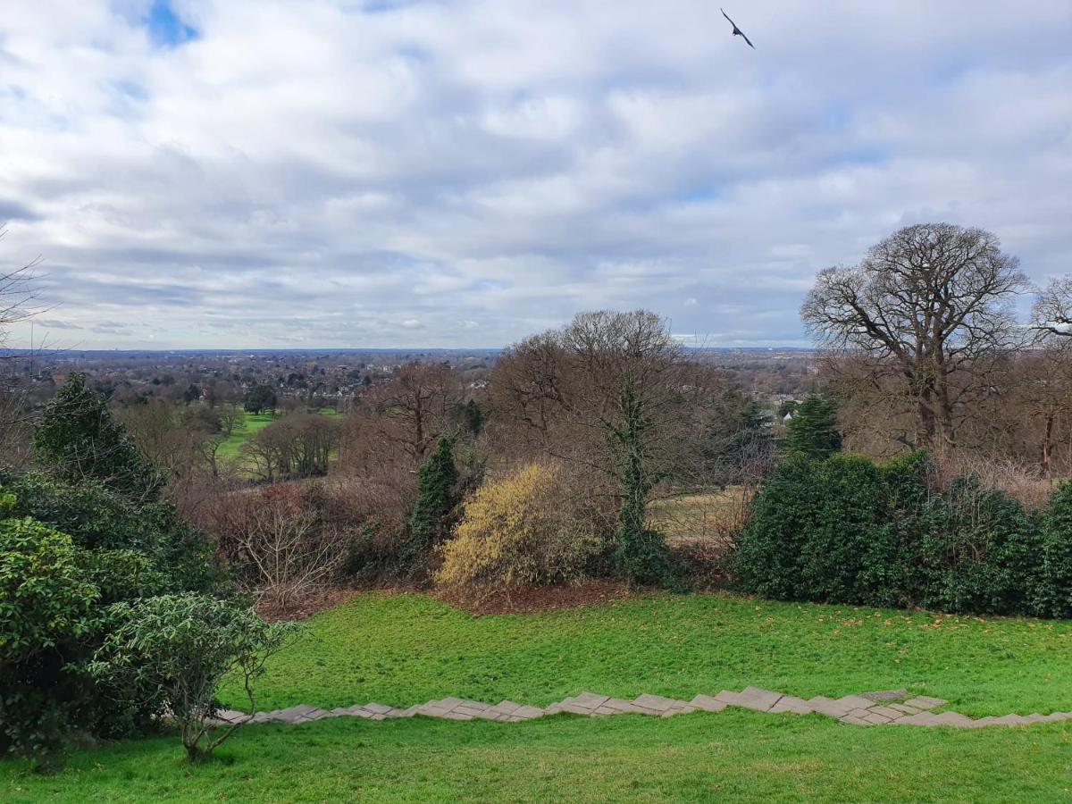 Gardens - Private Double Richmond London - * Kew