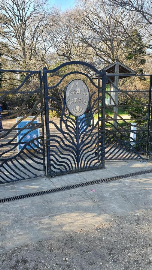 Gardens - Private Double Richmond London - * Kew