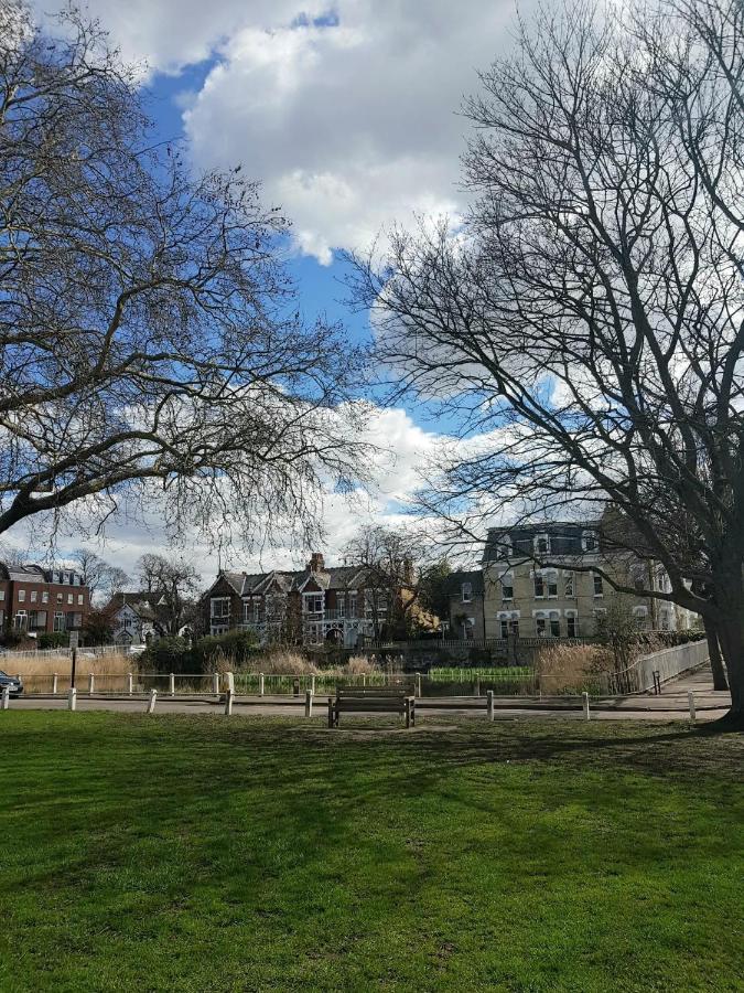 Gardens - Private Double Richmond London - * Kew